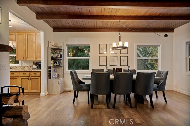 Detail Gallery Image 7 of 45 For 717 Crest Estates, Lake Arrowhead,  CA 92352 - 3 Beds | 3 Baths