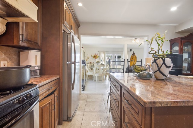 23900 Darbun Drive, Newhall CA: https://media.crmls.org/medias/85024c62-9e9a-42b9-a9e9-5b64b79edf0d.jpg