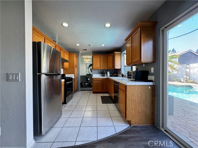Detail Gallery Image 11 of 48 For 21 N Slope Ln, Pomona,  CA 91766 - 4 Beds | 2/1 Baths