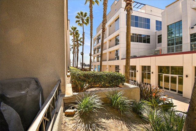 Detail Gallery Image 11 of 20 For 200 Pacific Coast Hwy #125,  Huntington Beach,  CA 92648 - 1 Beds | 1 Baths