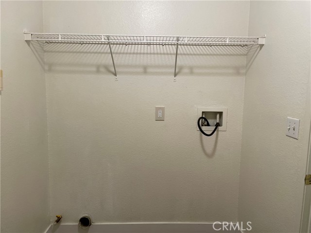 Detail Gallery Image 10 of 12 For 13849 Bluegrass, Victorville,  CA 92392 - 5 Beds | 4 Baths