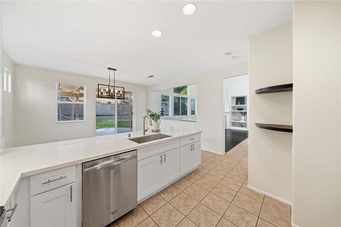 Detail Gallery Image 17 of 46 For 32848 Naples Ct, Temecula,  CA 92592 - 3 Beds | 2/1 Baths