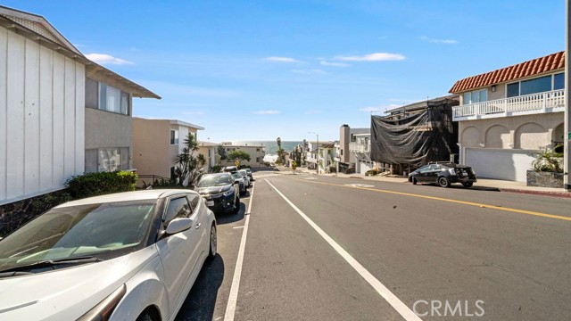 Detail Gallery Image 29 of 29 For 218 15th Street #C,  Manhattan Beach,  CA 90266 - 3 Beds | 2/1 Baths