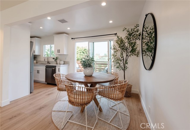 Detail Gallery Image 21 of 46 For 1713 Speyer Ln, Redondo Beach,  CA 90278 - 3 Beds | 2 Baths