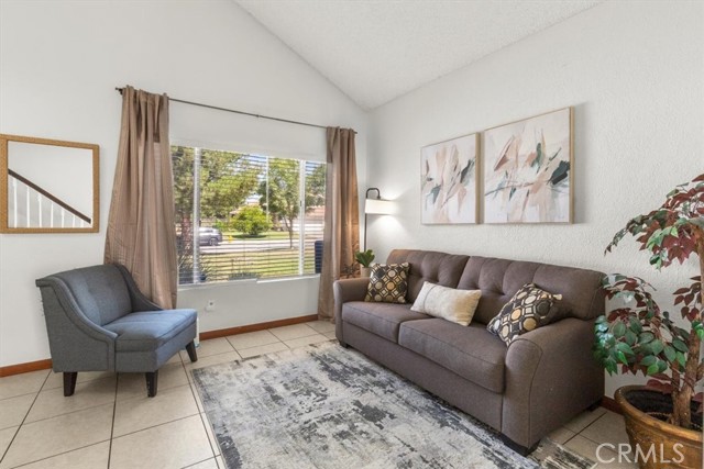 Detail Gallery Image 4 of 36 For 5049 N Varsity Ave, San Bernardino,  CA 92407 - 5 Beds | 2/1 Baths