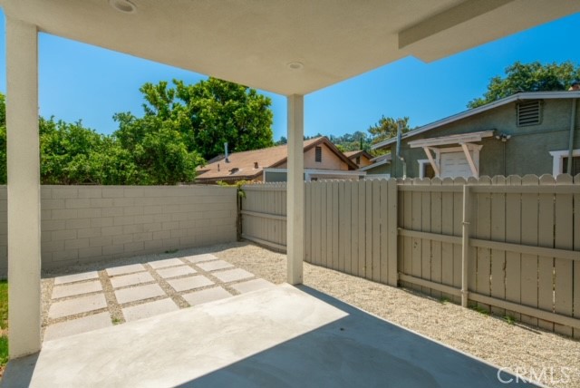 2672 Newell Street, Los Angeles CA: https://media.crmls.org/medias/85066d44-38f1-47fe-9080-a3c176aa6f5d.jpg