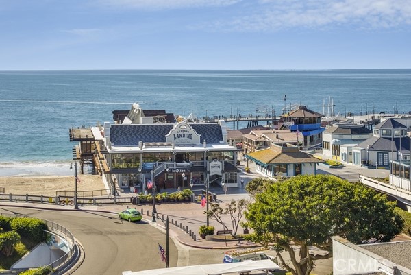 565 Esplanade, Redondo Beach, California 90277, 1 Bedroom Bedrooms, ,Residential,Sold,Esplanade,SB21248131