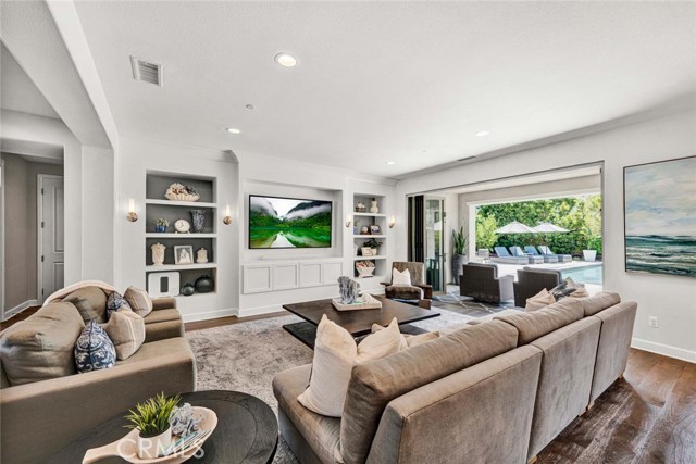 26570 Paseo Tranquila, San Juan Capistrano CA: https://media.crmls.org/medias/8507c90f-2bfe-4276-9a61-5a8e65b2eeec.jpg
