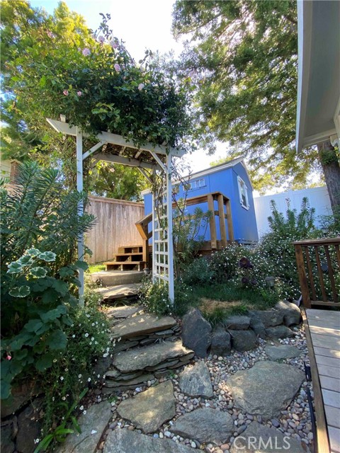 1911 Pineridge Drive, Cambria CA: https://media.crmls.org/medias/850809f0-c36b-44cf-abe2-13aa9fb55c3a.jpg