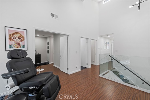 Detail Gallery Image 14 of 46 For 10061 Melinda Way #2,  Northridge,  CA 91325 - 2 Beds | 2/1 Baths