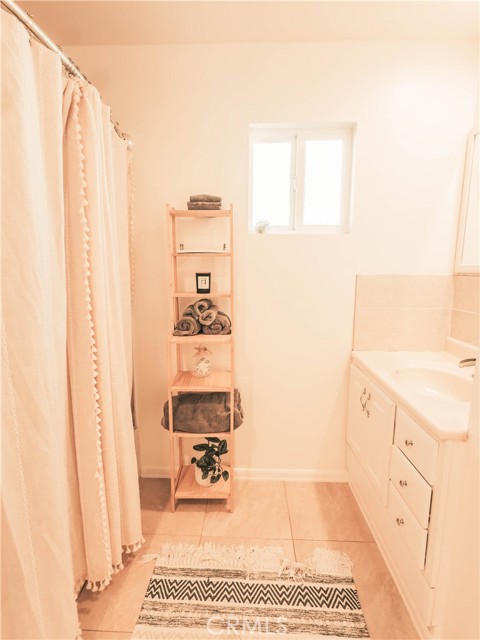 Detail Gallery Image 12 of 44 For 18711 Cerise Ave, Torrance,  CA 90504 - 3 Beds | 2 Baths