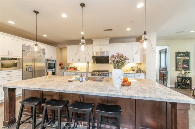 Image 11 of 66 For 220 Barnes  