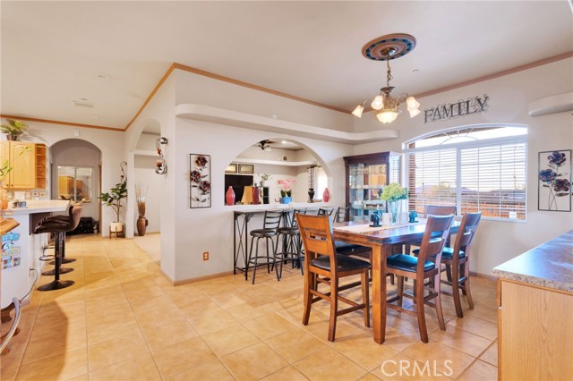 4575 Kreuer Road, Phelan CA: https://media.crmls.org/medias/85088356-2714-4699-9fc9-2cbbcf6ed3bd.jpg