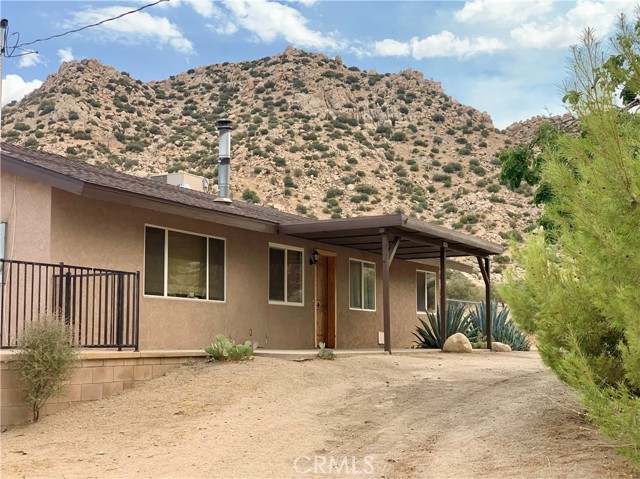 Detail Gallery Image 1 of 17 For 5693 Lariat Trl, Pioneertown,  CA 92268 - 2 Beds | 2 Baths