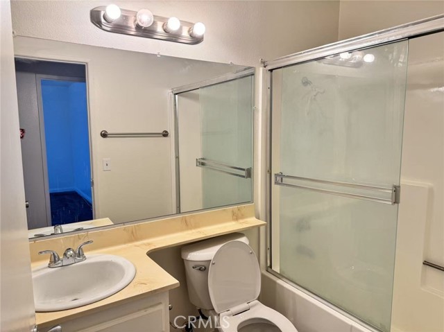 Detail Gallery Image 5 of 9 For 1566 Pine Ave 206a,  Long Beach,  CA 90813 - 2 Beds | 2 Baths