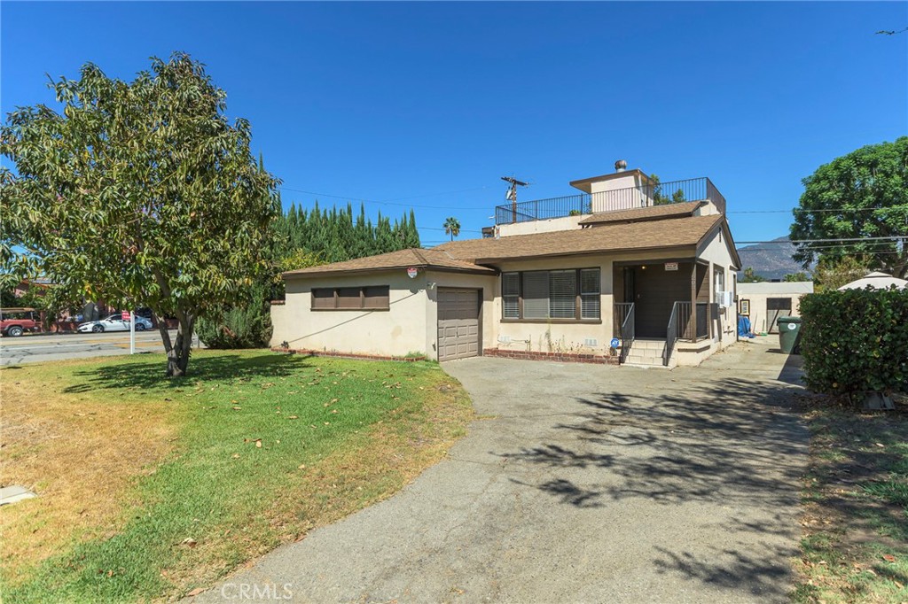 Duplex at 203 Benrud Street