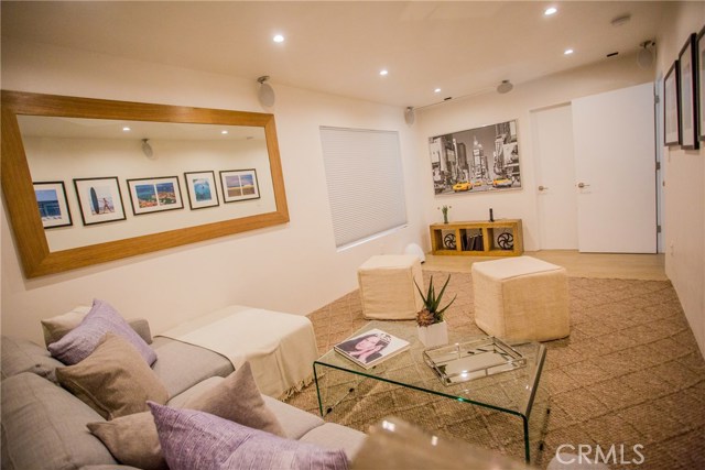 Detail Gallery Image 32 of 52 For 5714 Vantage Ave, Valley Village,  CA 91607 - 4 Beds | 3 Baths