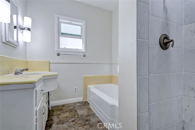 607 Sapphire St., Redondo Beach, California 90277, 2 Bedrooms Bedrooms, ,1 BathroomBathrooms,Residential,Sold,Sapphire St.,SB22047137