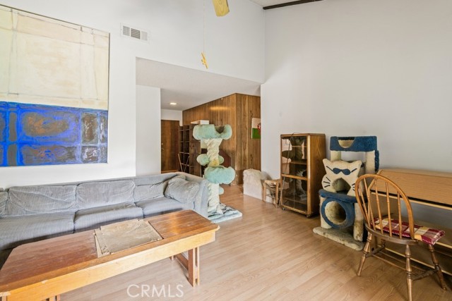 Detail Gallery Image 4 of 23 For 521 Bond, Redlands,  CA 92373 - 4 Beds | 2 Baths