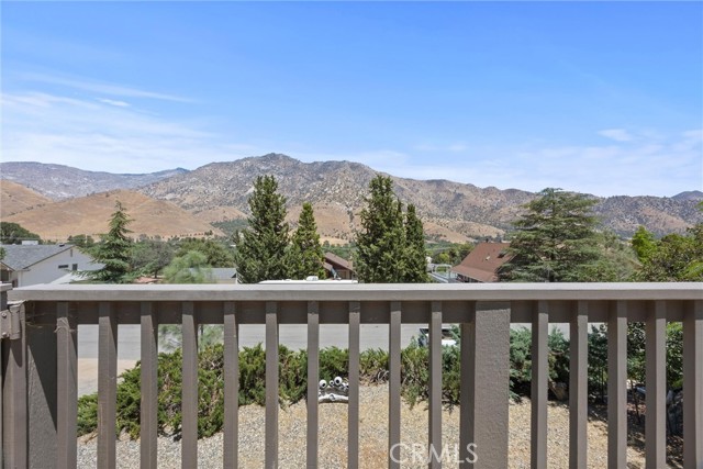 119 Pine Drive, Kernville CA: https://media.crmls.org/medias/850b9634-b1f6-4f49-9151-0d1cd5f12529.jpg