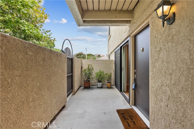 Detail Gallery Image 4 of 29 For 18830 Mandan St #101,  Canyon Country,  CA 91351 - 2 Beds | 2 Baths