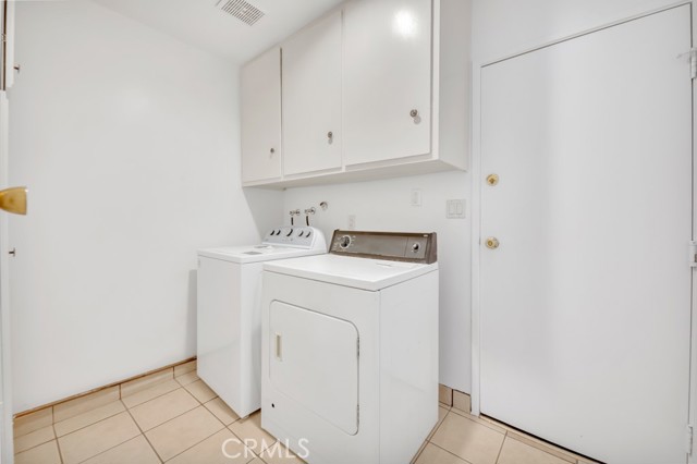 Detail Gallery Image 17 of 50 For 8100 Canby Ave #4,  Reseda,  CA 91335 - 2 Beds | 2 Baths