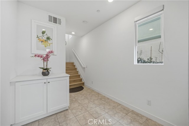 Detail Gallery Image 4 of 39 For 259 Siena, Lake Forest,  CA 92630 - 4 Beds | 3/1 Baths