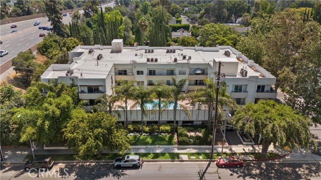 Detail Gallery Image 2 of 18 For 4702 Fulton Ave #304,  Sherman Oaks,  CA 91423 - 2 Beds | 2 Baths