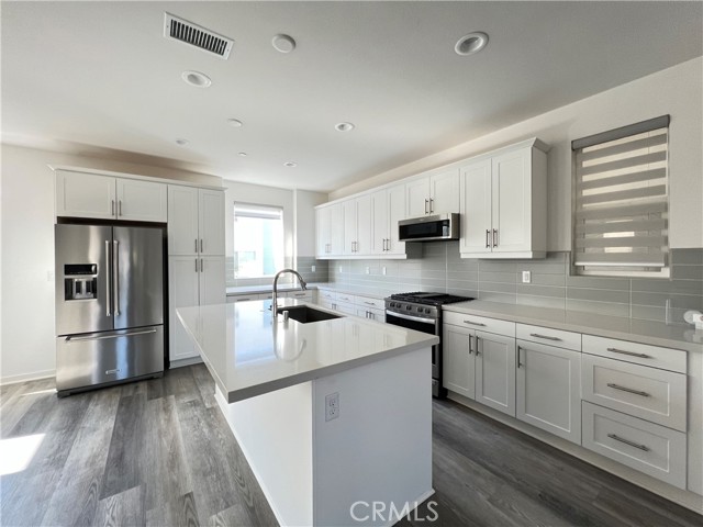 Detail Gallery Image 9 of 42 For 11034 Getaway, Rancho Cucamonga,  CA 91730 - 3 Beds | 2/1 Baths