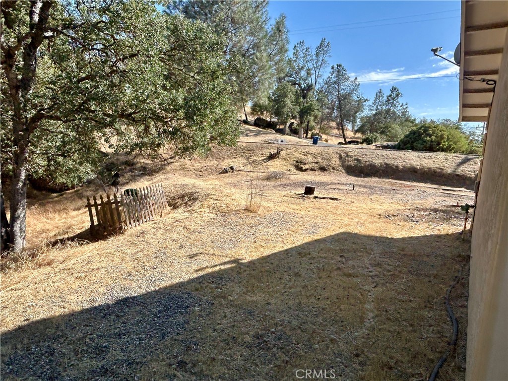 https://media.crmls.org/medias/850d2679-5ebf-44a2-bd0f-5b36d5e52272.jpg?preset=X-Large