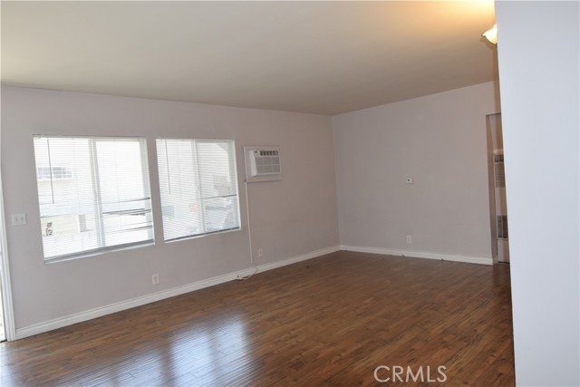 Detail Gallery Image 3 of 10 For 317 Providencia Ave #C,  Burbank,  CA 91504 - 2 Beds | 1 Baths