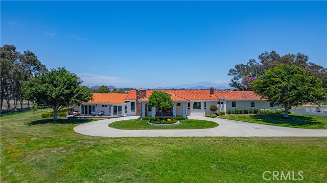 26465 Douglas Avenue, Murrieta CA: https://media.crmls.org/medias/850e1cf2-d8f4-48aa-88e7-575efb6106e6.jpg