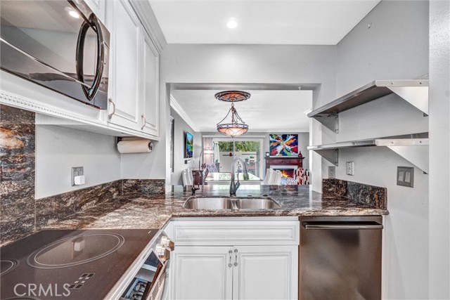 5927 E Creekside Avenue, Orange CA: https://media.crmls.org/medias/850e8bbb-c63a-4302-830f-424915f575f7.jpg
