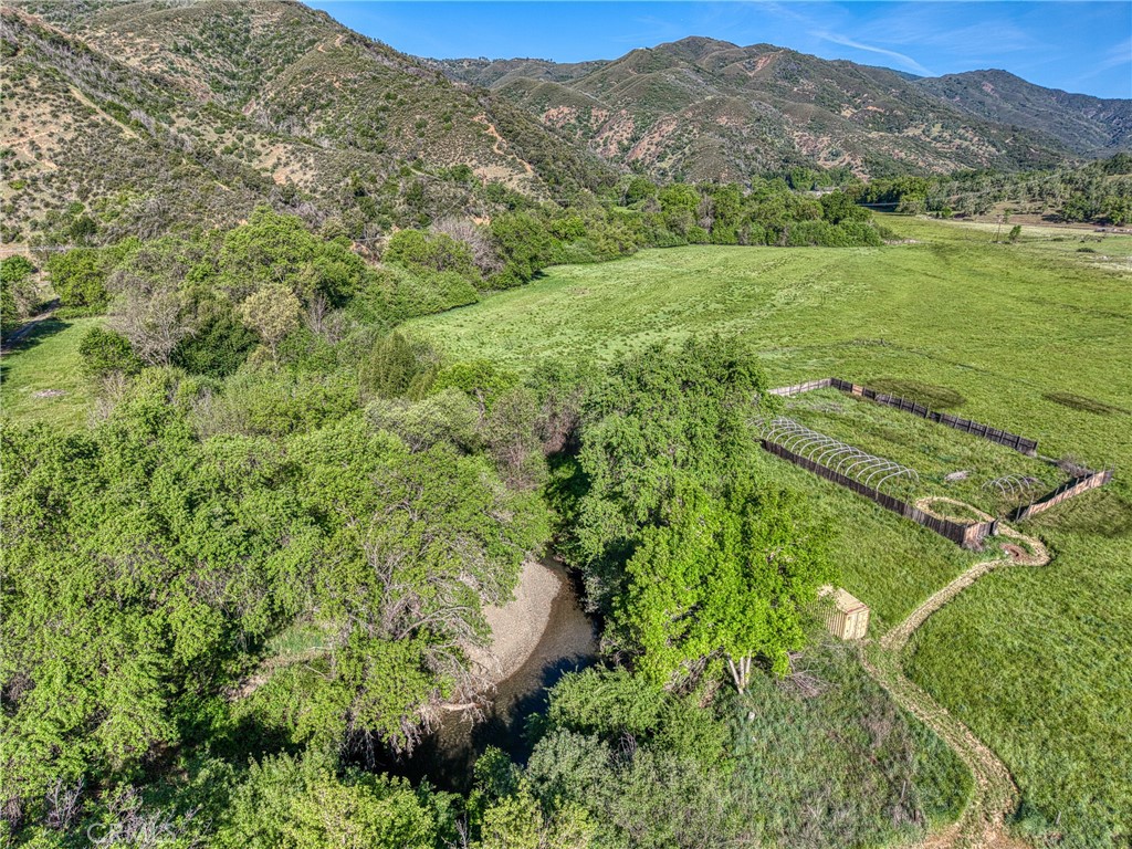 https://media.crmls.org/medias/850eaeab-49e4-4949-a098-1870dcc5b9ad.jpg?preset=X-Large