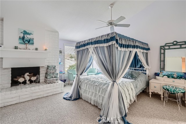 Detail Gallery Image 8 of 13 For 2604 N Tustin Ave #C,  Santa Ana,  CA 92705 - 4 Beds | 2/1 Baths