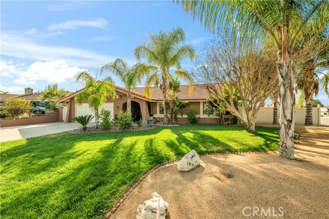 Detail Gallery Image 2 of 43 For 25907 New Chicago, Hemet,  CA 92544 - 3 Beds | 2 Baths