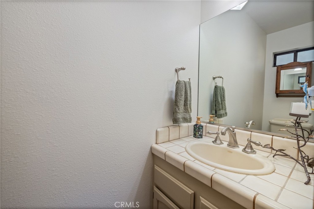 https://media.crmls.org/medias/85110552-67c2-457c-bb92-5518ba8f23fe.jpg?preset=X-Large