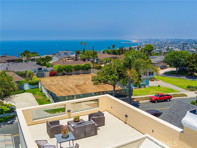 120 Via Alameda, Redondo Beach CA: https://media.crmls.org/medias/85113055-d2a2-4330-b518-830cb9fdbbb8.jpg