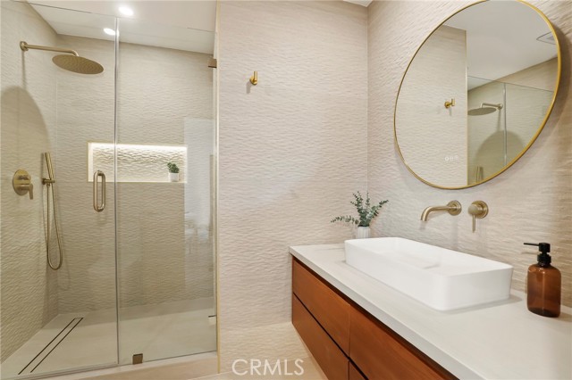 Detail Gallery Image 28 of 47 For 23856 Aetna, Woodland Hills,  CA 91367 - 4 Beds | 3 Baths