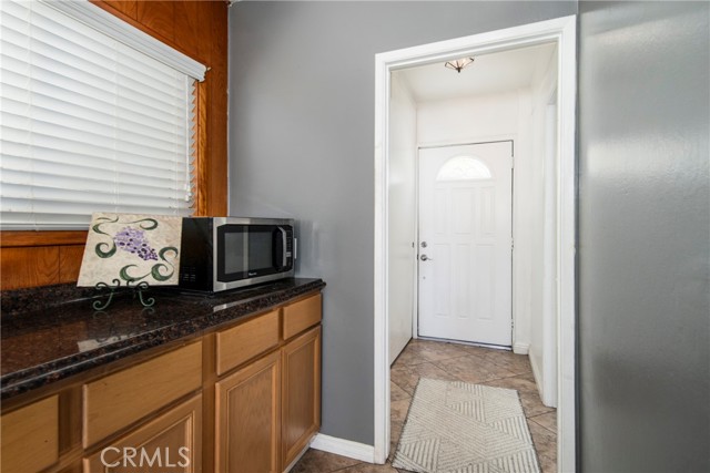 Detail Gallery Image 2 of 15 For 2716 Reservoir Dr, Norco,  CA 92860 - 2 Beds | 1 Baths