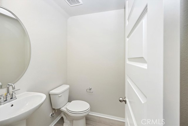 Detail Gallery Image 9 of 26 For 2053 Bergamot St, Redlands,  CA 92374 - 3 Beds | 2/1 Baths