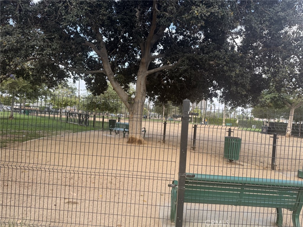 https://media.crmls.org/medias/85131589-d06f-4919-9a66-de7245dfad78.jpg?preset=X-Large