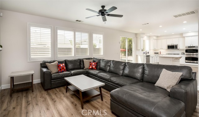 30461 Savoie Street, Murrieta CA: https://media.crmls.org/medias/8513b80f-1d40-4ddc-801b-8501587f1772.jpg