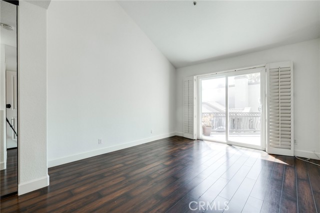 Detail Gallery Image 10 of 16 For 430 Lake St #304,  Huntington Beach,  CA 92648 - 2 Beds | 2 Baths