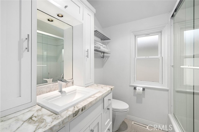 Detail Gallery Image 8 of 24 For 1029 Glenneyre, Laguna Beach,  CA 92651 - 2 Beds | 1 Baths