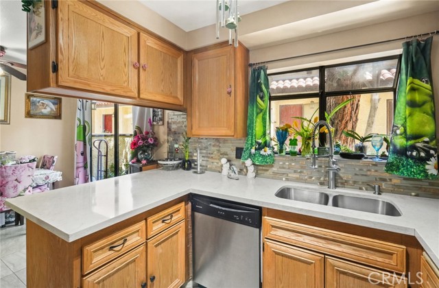 Detail Gallery Image 15 of 38 For 13540 Hubbard St #21,  Sylmar,  CA 91342 - 2 Beds | 1/1 Baths