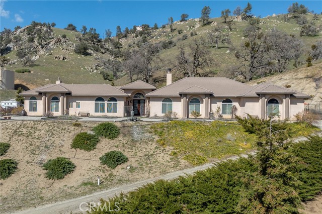 Detail Gallery Image 6 of 75 For 26551 Cumberland Rd, Tehachapi,  CA 93561 - 5 Beds | 6/1 Baths