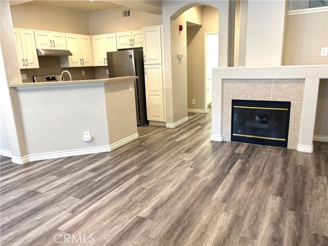 Detail Gallery Image 2 of 23 For 309 Falcon, Irvine,  CA 92618 - 2 Beds | 2/1 Baths