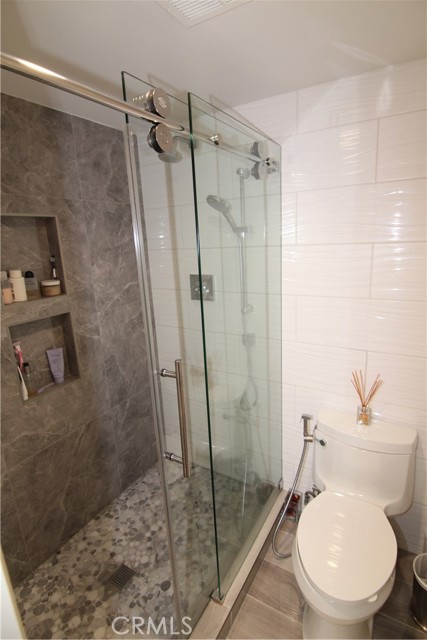 2000 Vista Cajon, Newport Beach CA: https://media.crmls.org/medias/85154096-929e-4425-9f0e-44f668fc3c21.jpg