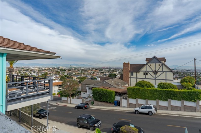 Detail Gallery Image 2 of 23 For 2117 S. Cabrillo Ave., San Pedro,  CA 90731 - 2 Beds | 1 Baths